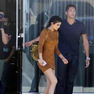 Kylie Jenner et son garde du corps Tim Chung à Culver City, le 29 septembre 2015.