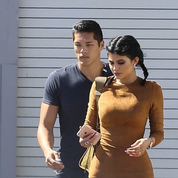 Kylie Jenner et son garde du corps Tim Chung à Culver City, le 29 septembre 2015.