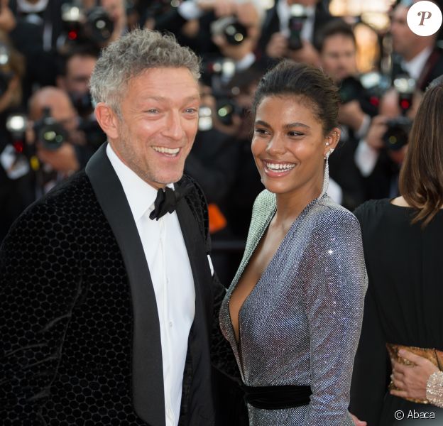 Vincent Cassel et Tina Kunakey lors de la montée des marches de 'Girls Of The Sun (Les Filles Du Soleil)' au Festival de Cannes, le 12 mai 2018.