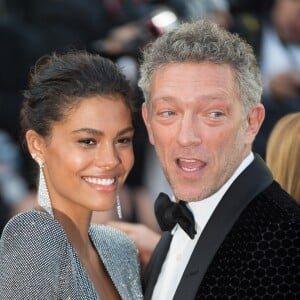 Vincent Cassel et Tina Kunakey lors de la montée des marches de 'Girls Of The Sun (Les Filles Du Soleil)' au Festival de Cannes, le 12 mai 2018.