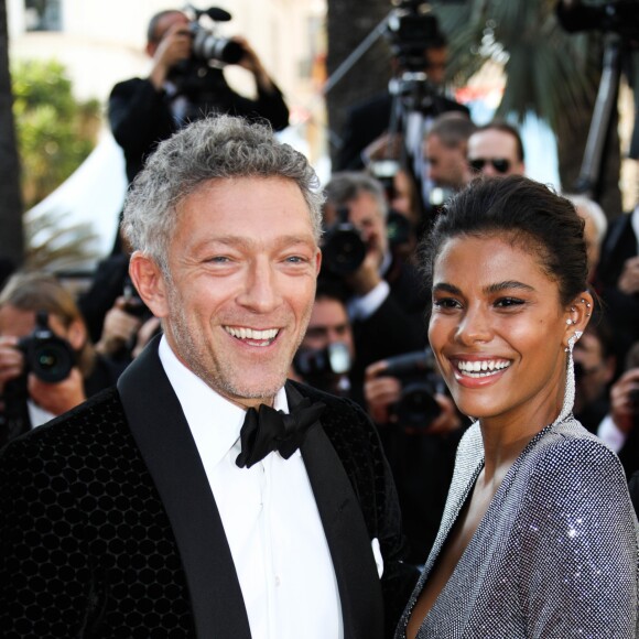 Vincent Cassel et Tina Kunakey lors de la montée des marches de 'Girls Of The Sun (Les Filles Du Soleil)' au Festival de Cannes, le 12 mai 2018.