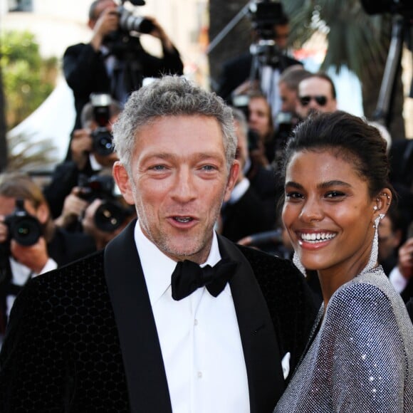 Vincent Cassel et Tina Kunakey lors de la montée des marches de 'Girls Of The Sun (Les Filles Du Soleil)' au Festival de Cannes, le 12 mai 2018.