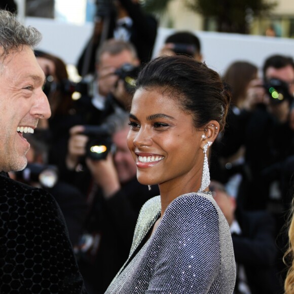 Vincent Cassel et Tina Kunakey lors de la montée des marches de 'Girls Of The Sun (Les Filles Du Soleil)' au Festival de Cannes, le 12 mai 2018.