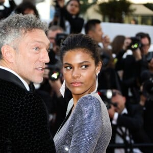 Vincent Cassel et Tina Kunakey lors de la montée des marches de 'Girls Of The Sun (Les Filles Du Soleil)' au Festival de Cannes, le 12 mai 2018.