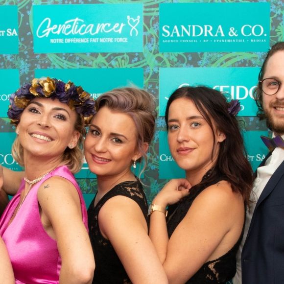 Leatitia Mendes entourée de l'équipe Geneticancer et d'Hapsatou Sy - Dans le cadre du 6e jour du 71e Festival de Cannes, la Suite Sandra & Co a dédié sa soirée à l'association Geneticancer, première et unique association de lutte contre les cancers génétiques et/ou d'origine héréditaire, créée en janvier 2016 par Laetitia Mendes. Le 13 mai 2018