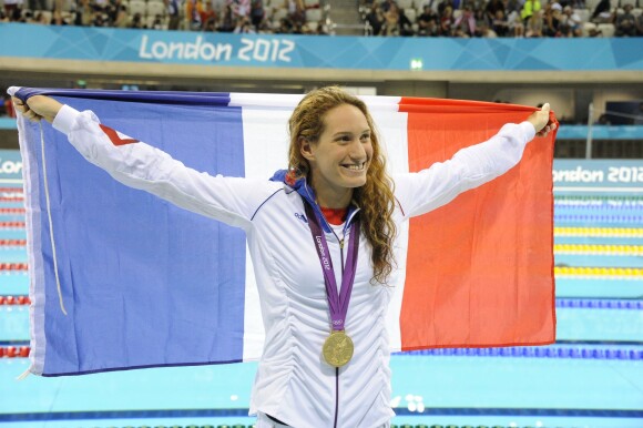 Camille Muffat après sa médaille d'or sur 400m nage libre à l'Aquatics Centre de Londres le 29 juillet 2012