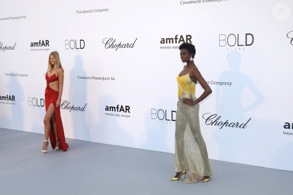 Toni Garrn, Maria Borges - Photocall de la soirée "amfAR Gala Cannes 2018" à l'Eden Roc au Cap d'Antibes, le 17 mai 2018. © Jacovides/Borde/Moreau/Bestimage