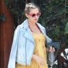 Kate Hudson enceinte et son compagnon Danny Fujikawa sont allés dîner en amoureux à Brentwood, le 6 mai 2018. 