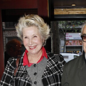 Danièle Gilbert et son compagnon Patrick Semana au théâtre à Paris, le 3 avril 2012.