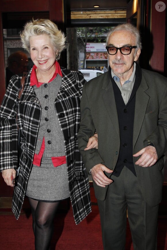Danièle Gilbert et son compagnon Patrick Semana au théâtre à Paris, le 3 avril 2012.