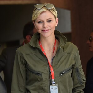 La princesse Charlene de Monaco - Le prince Albert II de Monaco et la princesse Charlene arrivent dans les paddocks pour aller saluer les différentes équipes de la Croix Rouges présentent sur le circuit lors du 73 ème Grand Prix de Formule 1 de Monaco, le 26 mai 2018. © Bruno Bébert/Bestimage