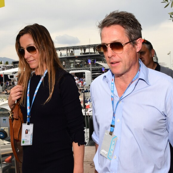 Hugh Grant et son épouse Anna Eberstein au 76e Grand Prix de Formule 1 de Monaco, le 27 mai 2018. © Bruno Bebert/Bestimage