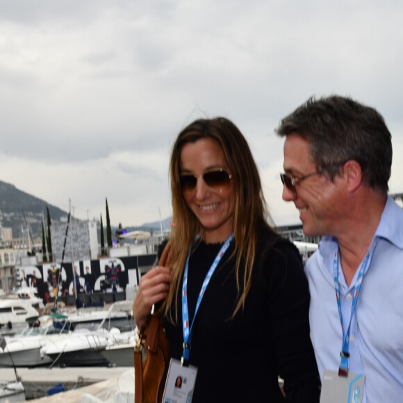 Hugh Grant et son épouse Anna Eberstein au 76e Grand Prix de Formule 1 de Monaco, le 27 mai 2018. © Bruno Bebert/Bestimage