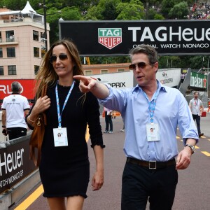 Hugh Grant et son épouse Anna Eberstein au 76e Grand Prix de Formule 1 de Monaco, le 27 mai 2018. © Bruno Bebert/Bestimage