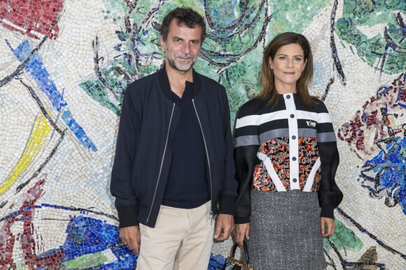 Eric Lartigau et sa compagne Marina Foïs - Photocall du défilé de la collection croisière Louis Vuitton 2019 dans les jardins de la fondation d'art Maeght à Saint-Paul-De-Vence, France, le 28 mai 2018.