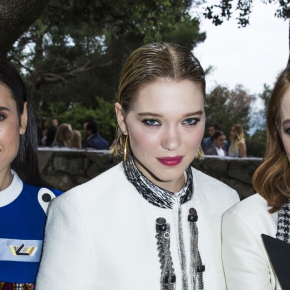 Jennifer Connelly, Léa Seydoux et Emma Stone - Défilé de la collection croisière Louis Vuitton 2019 dans les jardins de la fondation d'art Maeght à Saint-Paul-De-Vence, France, le 28 mai 2018.