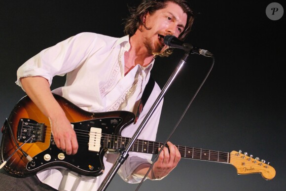 Alex Turner, le leader d'Arctic Monkeys en concert au Zénith de Paris, le 30 mai 2018.