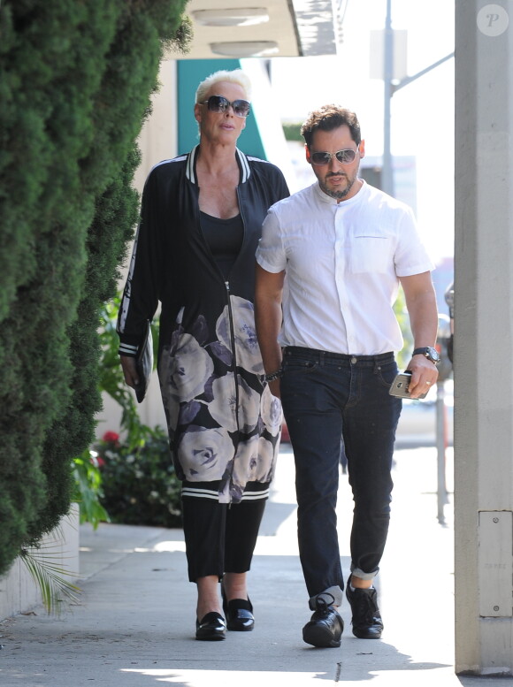 Brigitte Nielsen (enceinte) et son mari Mattia Dessi dans les rues de Los Angeles. Le 31 mai 2018.