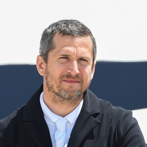 Guillaume Canet troisième sur le podium du PRIZE FERRETTI YACHTS - Pour la cinquième année consécutive, le Longines Athina Onassis Horse Show ("LAOHS"), s'installe sur la mythique plage de Pampelonne, située sur la Presqu'île de Saint-Tropez. Cet évènement d'exception est orchestré par la célèbre cavalière Athina Onassis. Le 31 mai 2018. © Lionel Urman / Bestimage