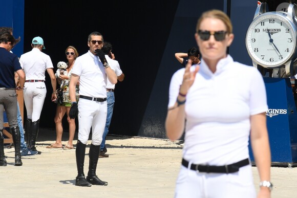 Guillaume Canet troisième sur le podium du PRIZE FERRETTI YACHTS - Pour la cinquième année consécutive, le Longines Athina Onassis Horse Show ("LAOHS"), s'installe sur la mythique plage de Pampelonne, située sur la Presqu'île de Saint-Tropez. Cet évènement d'exception est orchestré par la célèbre cavalière Athina Onassis. Le 31 mai 2018. © Lionel Urman / Bestimage