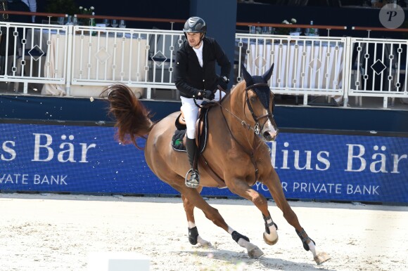 Exclusif - Guillaume Canet - Pour la cinquième année consécutive, le Longines Athina Onassis Horse Show ("LAOHS"), s'installe sur la mythique plage de Pampelonne, située sur la Presqu'île de Saint-Tropez. Cet évènement d'exception est orchestré par la célèbre cavalière Athina Onassis. Le 31 mai 2018. © Lionel Urman / Bestimage