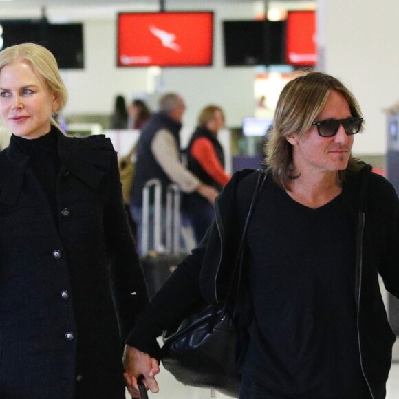 Exclusif - Nicole Kidman avec son mari Keith Urban et leurs filles Sunday Rose et Faith Margaret, arrivent à l'aéroport de Sydney, le 13 mai 2018.