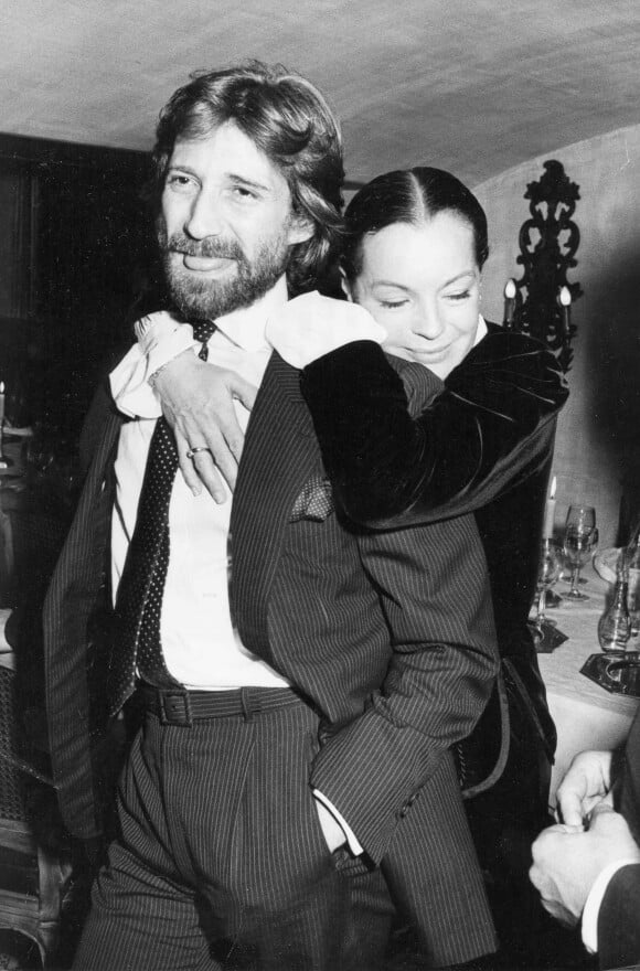 Romy Schneider et son mari Daniel Biasini au Louvre à Paris, le 1er octobre 1980.  