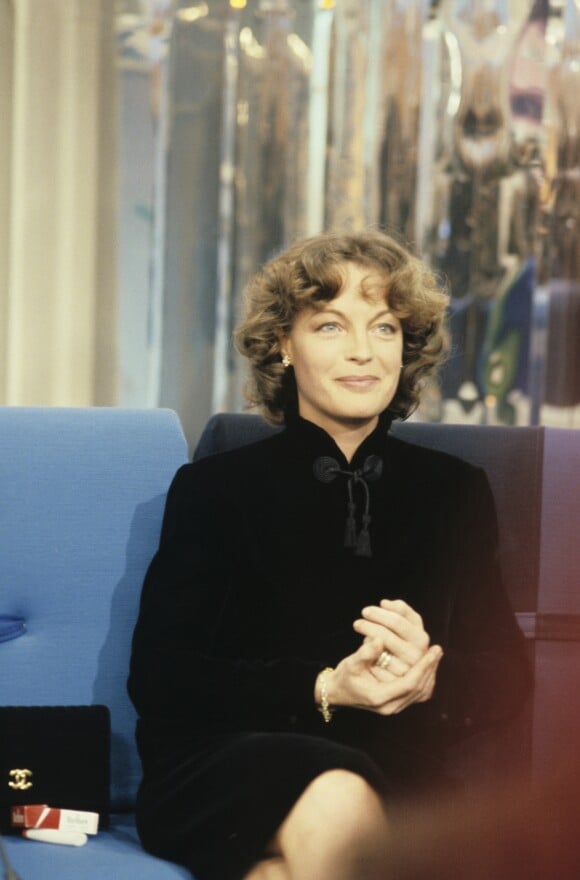 Romy Schneider sur un plateau de télévision à Paris. Le 4 février 1980