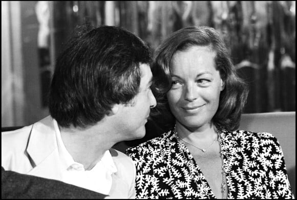 Jean-Claude Brialy et Romy Schneider dans une émission de Michel Drucker à Paris en juin 1980.