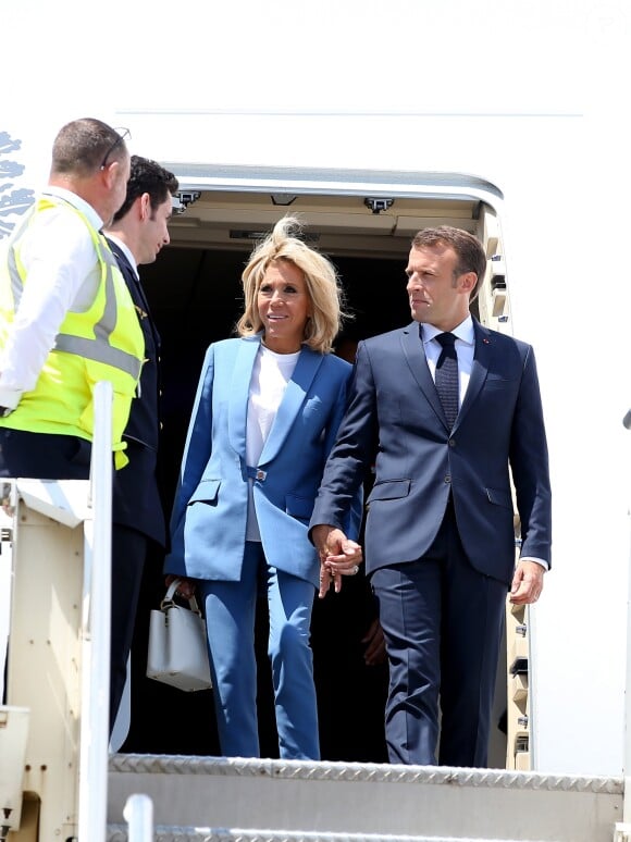 Le Premier ministre du Québec et sa femme accueillent le président de la République française Emmanuel Macron et sa femme la Première Dame Brigitte Macron à l'aéroport international Pierre-Elliott-Trudeau de Montréal, Québec, Canada, le 7 juin 2018, la veille du sommet du G7. © Dominique Jacovides/Bestimage