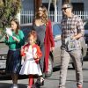 Jessica Alba enceinte a passé la journée avec son mari Cash Warren et ses filles Honor et Haven au Lyft Community Holiday Fiesta à Los Angeles, le 17 décembre 2017