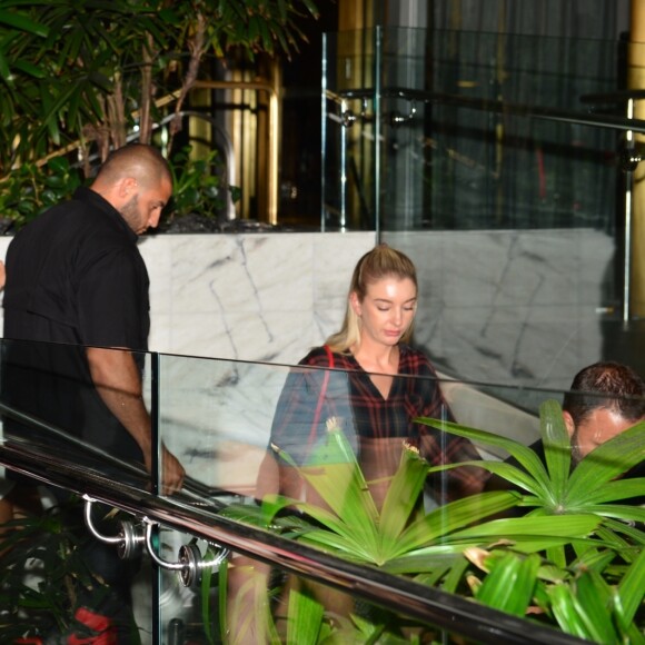 Justin Bieber et Hailey Baldwin vont dîner chez Casa Tua après être allés à l'église à Miami le 10 juin 2018.