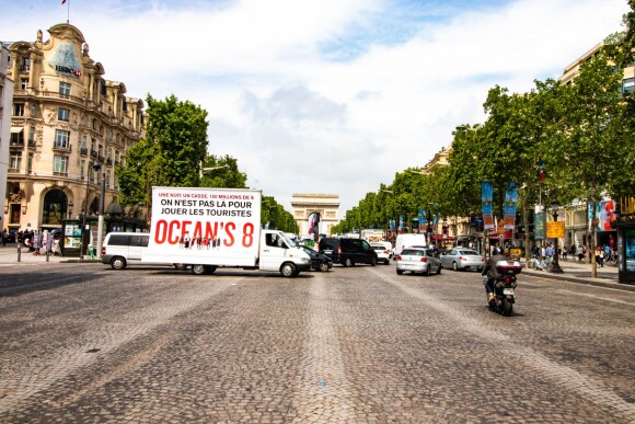 Ocean's 8 hijacke des espaces publicitaires à Paris.