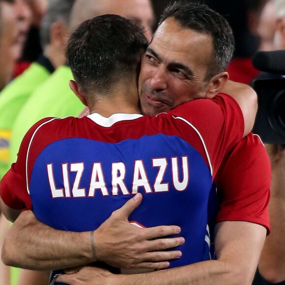 Bixente Lizarazu et Youri Djorkaeff - Les Bleus de France98 se sont imposés (3-2) face à une sélection FIFA 98 pour le match des légendes pour l'anniversaire des 20 ans du sacre mondial à la U Arena à Nanterre, France, le 12 juin 2018. © Bestimage