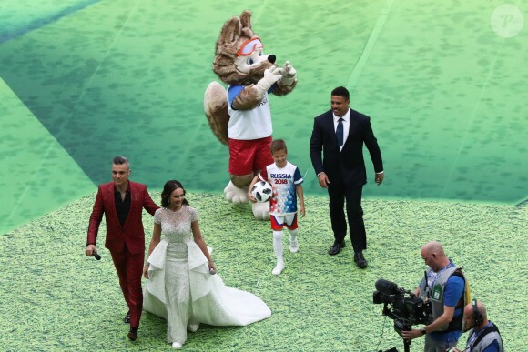 Robbie Williams, Aida Garifullina et Ronaldo - Cérémonie d'ouverture de la Coupe du monde de football 2018 au Complexe olympique Loujniki à Moscou le 14 juin 2018.