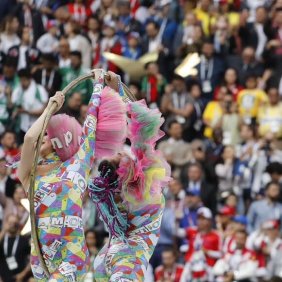 Robbie Williams et Aida Garifoullina - Cérémonie d'ouverture de la Coupe du Monde de football 2018 au complexe olympique Loujniki à Moscou, le 14 juin 2018.