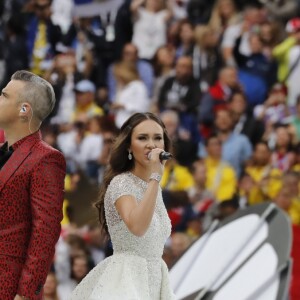 Robbie Williams et Aida Garifoullina - Cérémonie d'ouverture de la Coupe du Monde de football 2018 au complexe olympique Loujniki à Moscou, le 14 juin 2018.