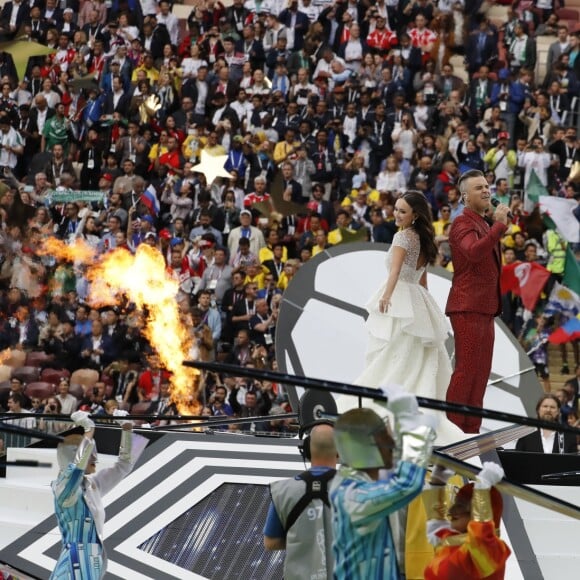 Robbie Williams et Aida Garifoullina - Cérémonie d'ouverture de la Coupe du Monde de football 2018 au complexe olympique Loujniki à Moscou, le 14 juin 2018.