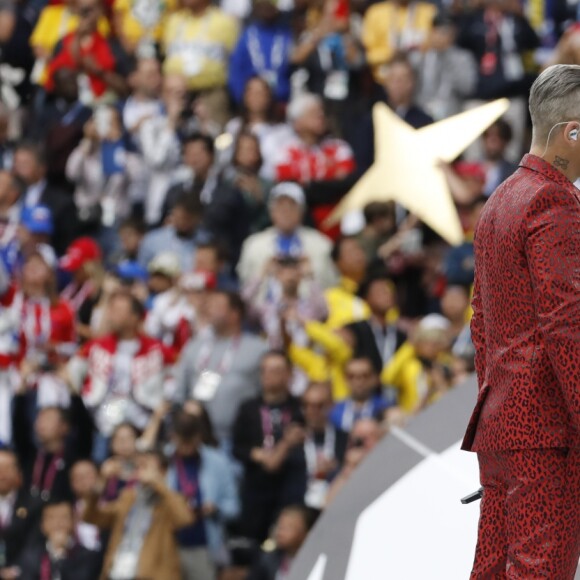 Robbie Williams et Aida Garifoullina - Cérémonie d'ouverture de la Coupe du Monde de football 2018 au complexe olympique Loujniki à Moscou, le 14 juin 2018.