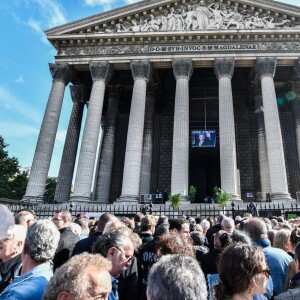 Messe hommage pour le 75e anniversaire de Johnny Hallyday en l'église de La Madeleine à Paris, en présence de milliers de fans. Le 15 juin 2018.