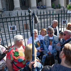 Messe hommage pour le 75e anniversaire de Johnny Hallyday en l'église de La Madeleine à Paris, en présence de milliers de fans. Le 15 juin 2018.