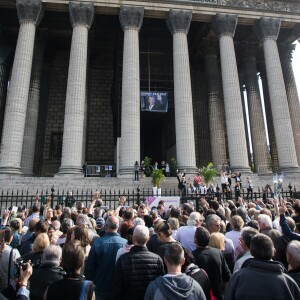 Messe hommage pour le 75e anniversaire de Johnny Hallyday en l'église de La Madeleine à Paris, en présence de milliers de fans. Le 15 juin 2018.