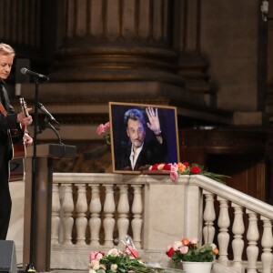 Le chanteur Chris Evans lors de la messe hommage pour le 75ème anniversaire de Johnny Hallyday en l'église de La Madeleine à Paris le 15 juin 2018. 15/06/2018 - Paris