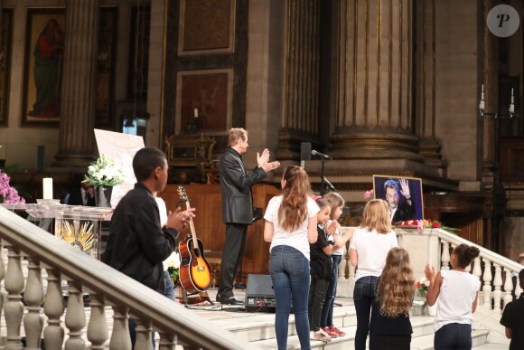Le guitariste Chris Evans lors de la messe hommage pour le 75ème anniversaire de Johnny Hallyday en l'église de La Madeleine à Paris le 15 juin 2018. 15/06/2018 - Paris