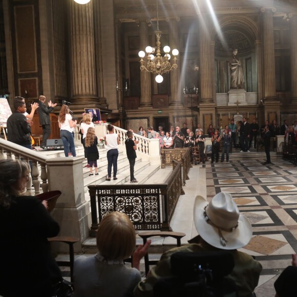 Illustration lors de la messe hommage pour le 75ème anniversaire de Johnny Hallyday en l'église de La Madeleine à Paris le 15 juin 2018. 15/06/2018 - Paris