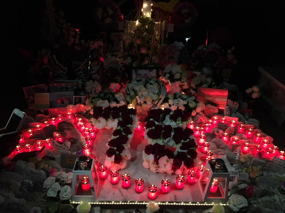 photos de tombe de johnny hallyday