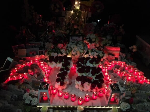 La tombe de Johnny Hallyday à Saint-Barthélemy pour son anniversaire, le 15 juin 2018.