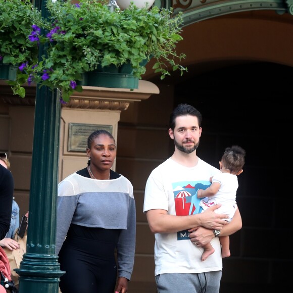 Exclusif - Serena Williams a visité le parc Disneyland Paris avec son mari Alexis Ohanian et leur fille Alexis Olympia Ohanian Jr et des membres de leur famille dont Oracene Price à Marne-la-Vallée le 7 juin 2018.