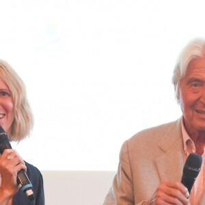 Semi-exclusif - Sandrine Kiberlain et Pierre Cornette de Saint-Cyr - Vente aux enchères "Les Vendanges Solidaires Barriére" au Fouquet's, Hôtel Barrière à Paris le 18 juin 2018. © Coadic Guirec/Bestimage