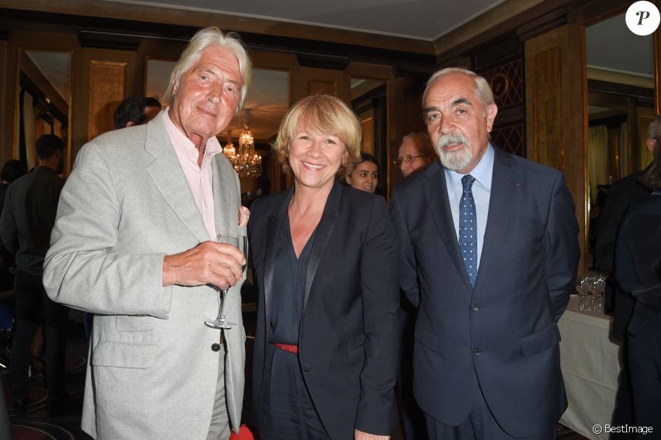Pierre Cornette De Saint Cyr Et Marie Laforet Semi-exclusif - Pierre Cornette de Saint-Cyr, Ariane Massenet, Bernard